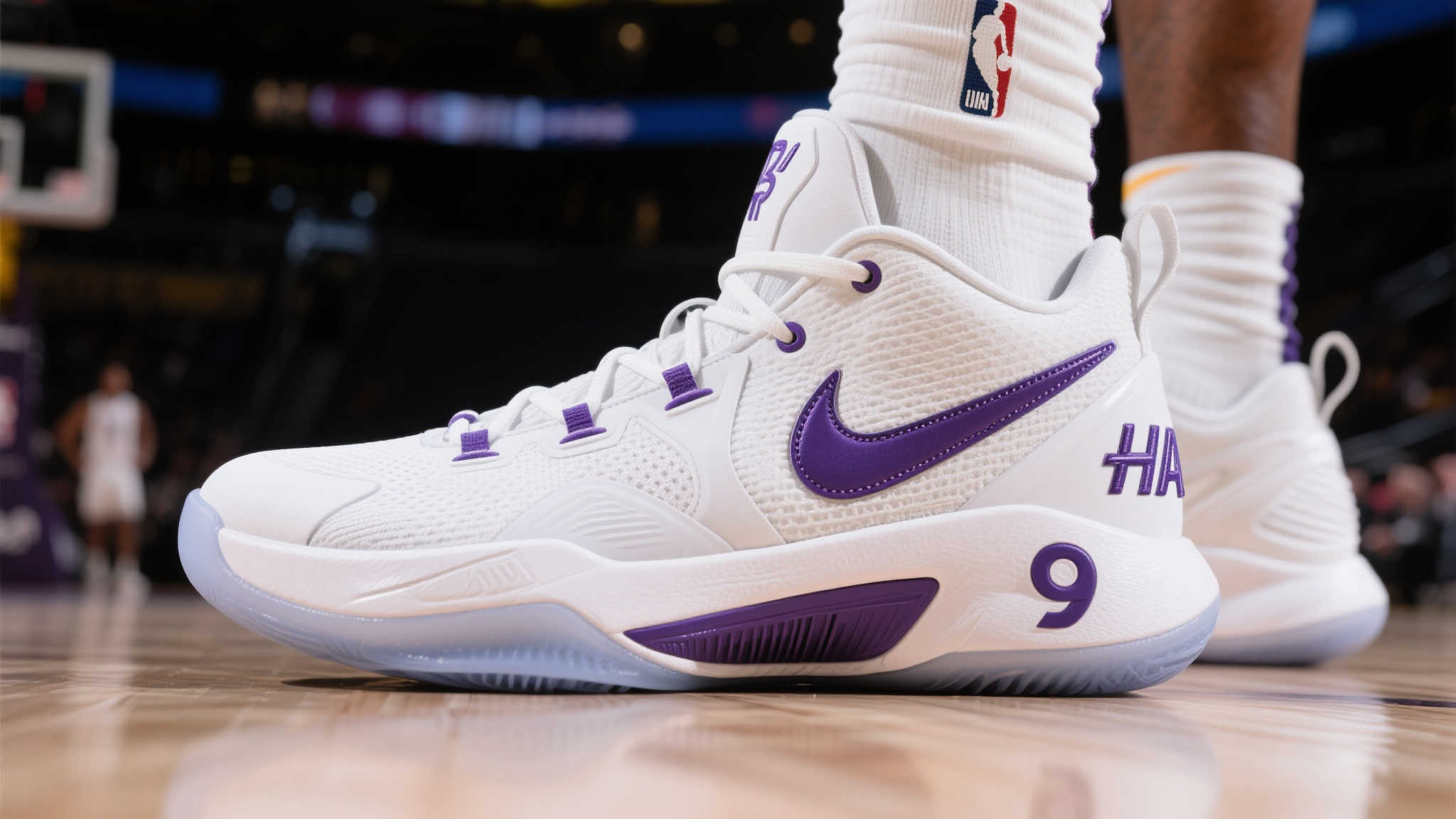 专业篮球装备一直是影响职业运动员发挥的重要因素。从